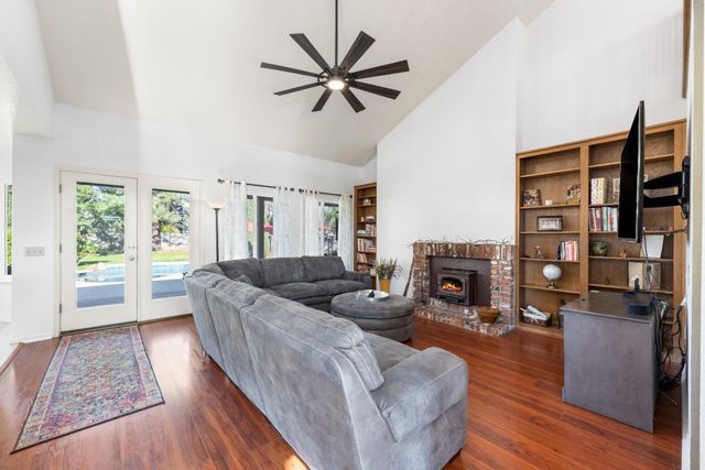 10165 Snowy Owl Way, Auburn, CA 95603