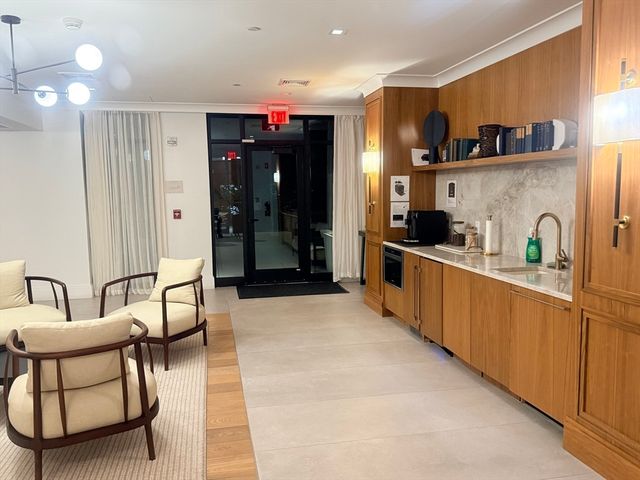 191 Washington St 720, Boston, MA 02135