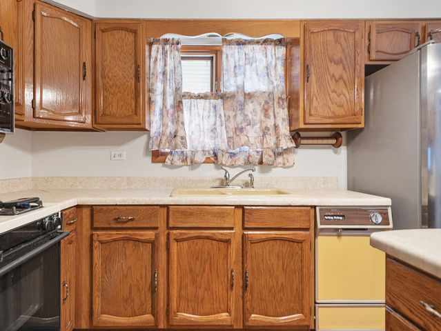 1306 E 88th Place, Chicago, IL 60619
