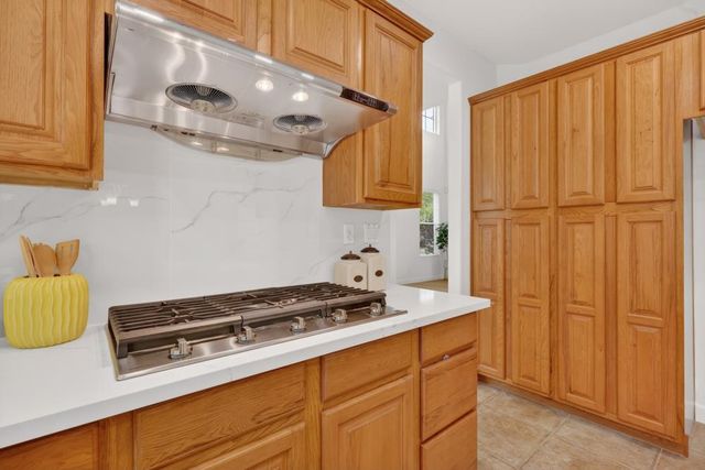 1321 Muirkirk Ct, Folsom, CA 95630
