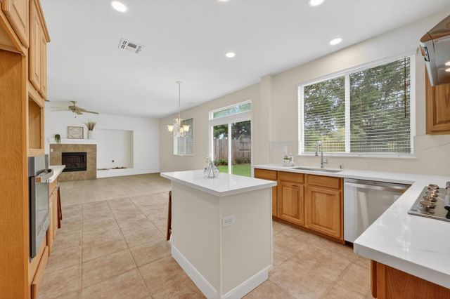 1321 Muirkirk Ct, Folsom, CA 95630