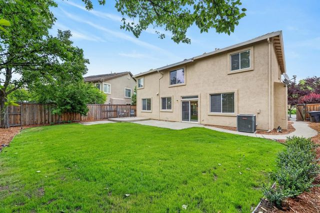 1321 Muirkirk Ct, Folsom, CA 95630