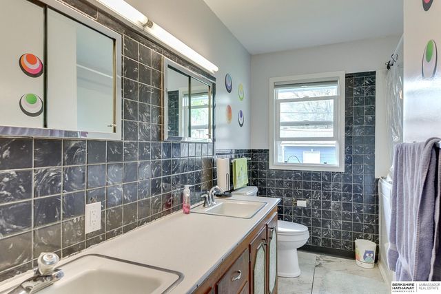 8539 Hamilton Street, Omaha, NE 68114