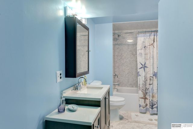 8539 Hamilton Street, Omaha, NE 68114