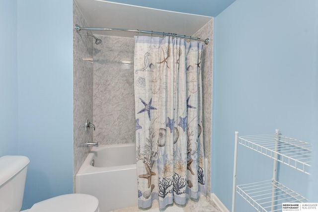 8539 Hamilton Street, Omaha, NE 68114