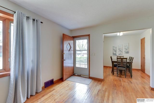 8539 Hamilton Street, Omaha, NE 68114