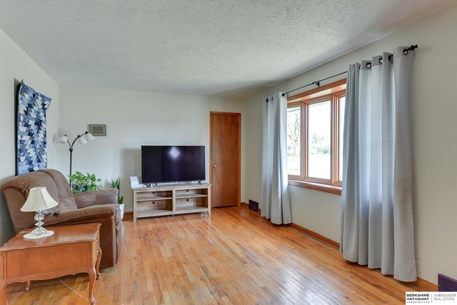 8539 Hamilton Street, Omaha, NE 68114