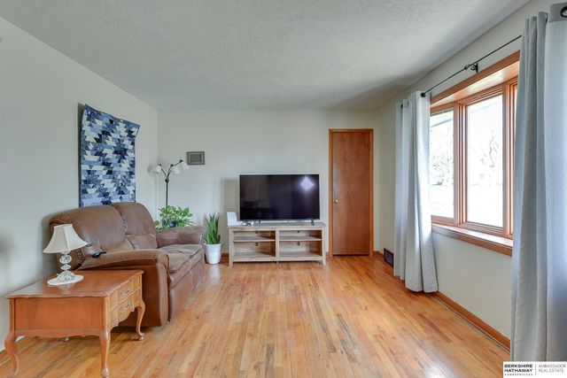 8539 Hamilton Street, Omaha, NE 68114