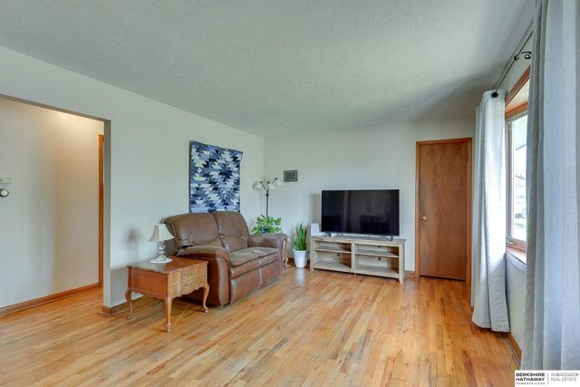 8539 Hamilton Street, Omaha, NE 68114