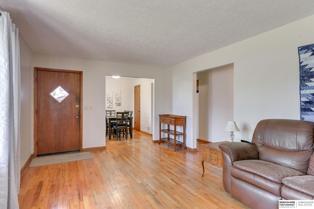 8539 Hamilton Street, Omaha, NE 68114