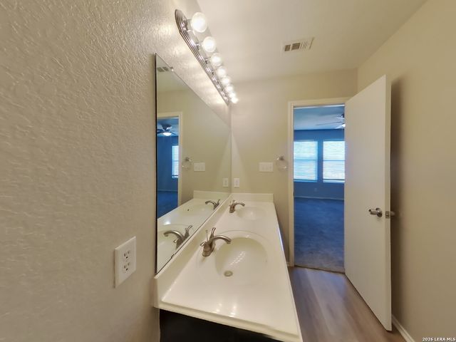 2615 Thunder Gulch, San Antonio, TX 78245