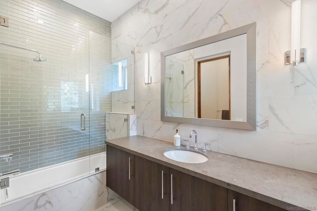 Image 15 of property listing at 13220 Highlands Ranch Rd, Poway, CA 92064