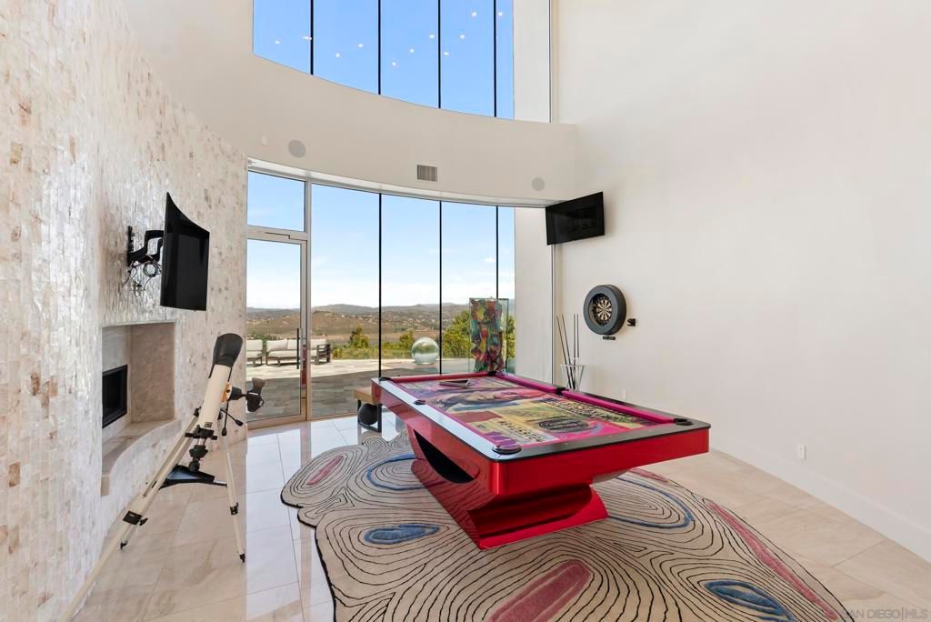 Image 17 of property listing at 13220 Highlands Ranch Rd, Poway, CA 92064