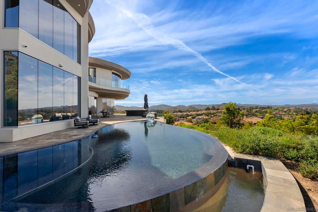 Image 2 of property listing at 13220 Highlands Ranch Rd, Poway, CA 92064