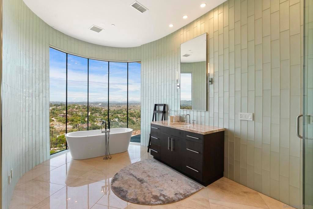 Image 24 of property listing at 13220 Highlands Ranch Rd, Poway, CA 92064