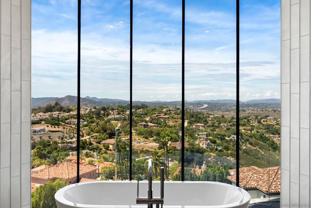 Image 25 of property listing at 13220 Highlands Ranch Rd, Poway, CA 92064