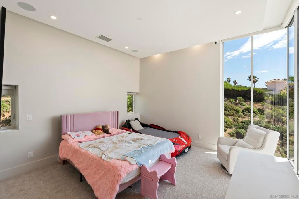 Image 27 of property listing at 13220 Highlands Ranch Rd, Poway, CA 92064