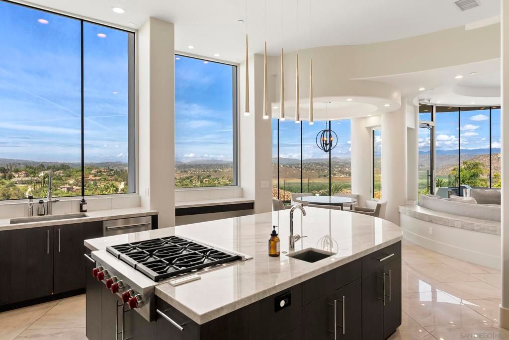 Image 7 of property listing at 13220 Highlands Ranch Rd, Poway, CA 92064