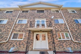 5848 W 76th Place N 203, Burbank, IL 60459