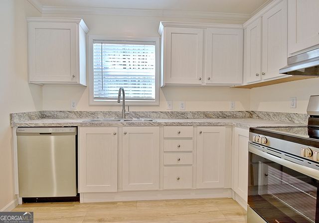 52 Fernwood Drive, Fayetteville, GA 30214