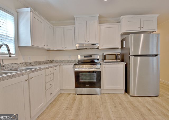 52 Fernwood Drive, Fayetteville, GA 30214