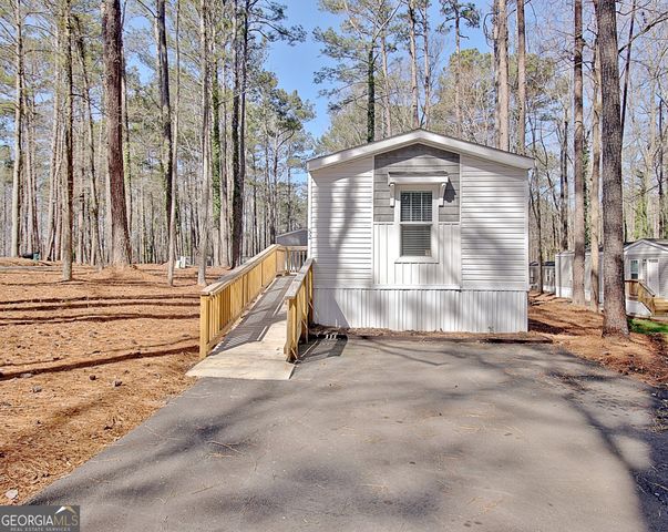 52 Fernwood Drive, Fayetteville, GA 30214