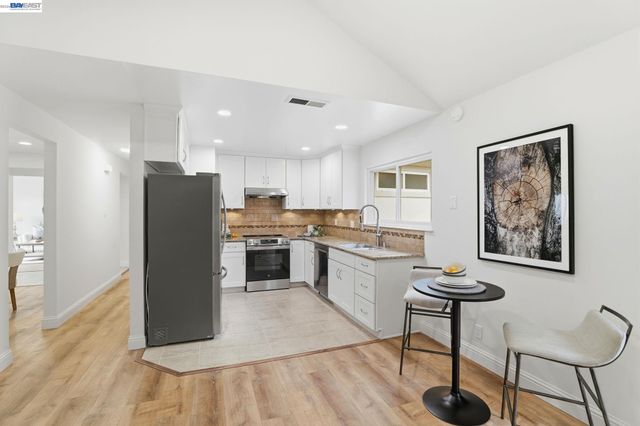 240 Carmelita Pl, Fremont, CA 94539