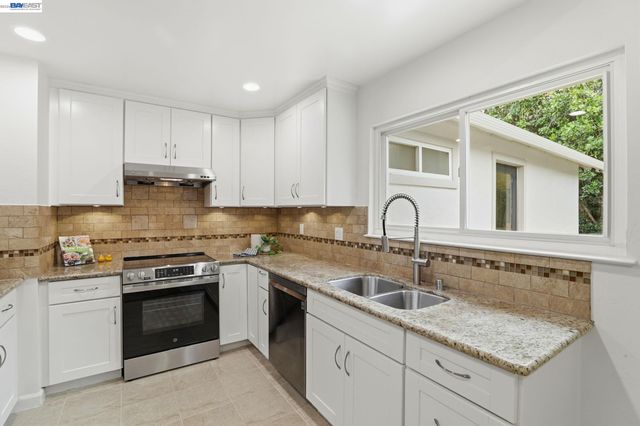 240 Carmelita Pl, Fremont, CA 94539