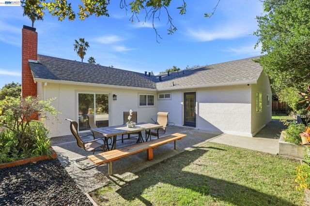 240 Carmelita Pl, Fremont, CA 94539