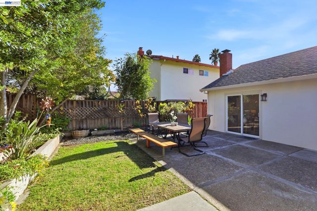 240 Carmelita Pl, Fremont, CA 94539