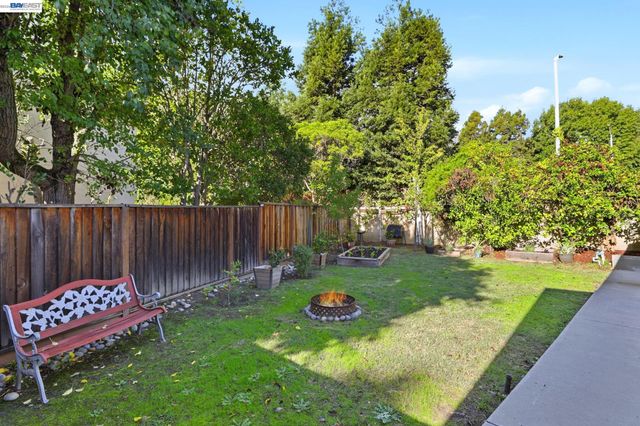 240 Carmelita Pl, Fremont, CA 94539