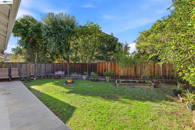 240 Carmelita Pl, Fremont, CA 94539