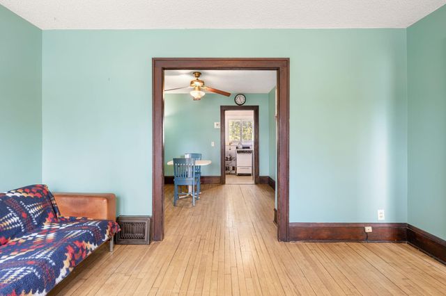 3518 E Minnehaha Parkway, Minneapolis, MN 55406