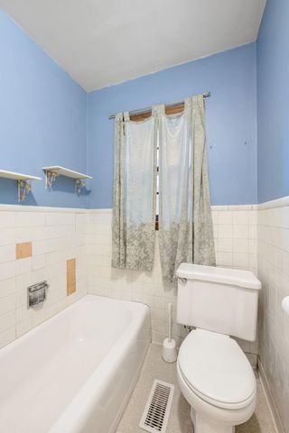 3518 E Minnehaha Parkway, Minneapolis, MN 55406