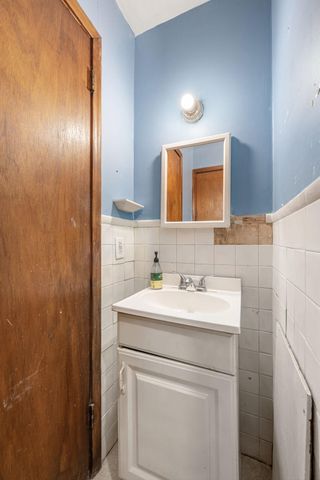 3518 E Minnehaha Parkway, Minneapolis, MN 55406