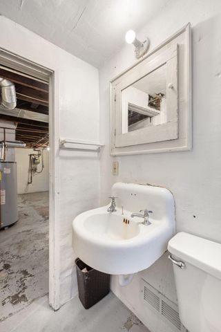 3518 E Minnehaha Parkway, Minneapolis, MN 55406