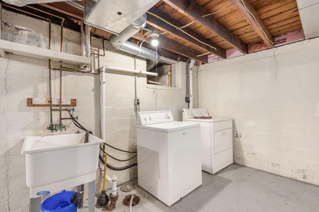 3518 E Minnehaha Parkway, Minneapolis, MN 55406