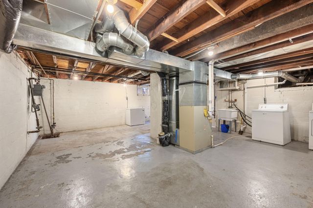 3518 E Minnehaha Parkway, Minneapolis, MN 55406