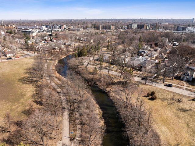 3518 E Minnehaha Parkway, Minneapolis, MN 55406