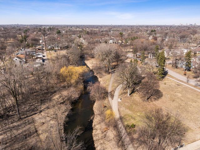 3518 E Minnehaha Parkway, Minneapolis, MN 55406