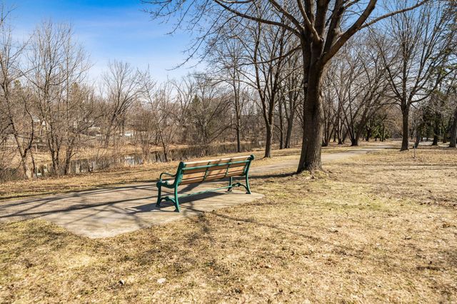 3518 E Minnehaha Parkway, Minneapolis, MN 55406