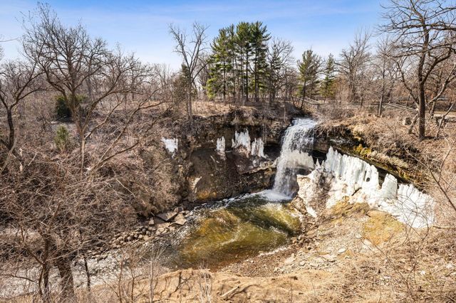 3518 E Minnehaha Parkway, Minneapolis, MN 55406