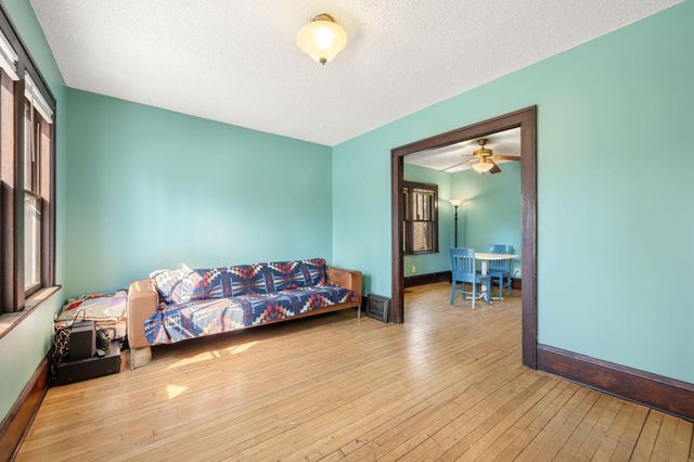 3518 E Minnehaha Parkway, Minneapolis, MN 55406