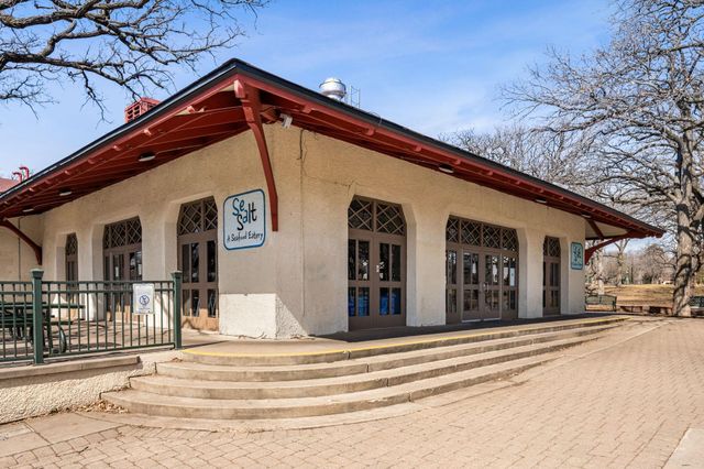 3518 E Minnehaha Parkway, Minneapolis, MN 55406