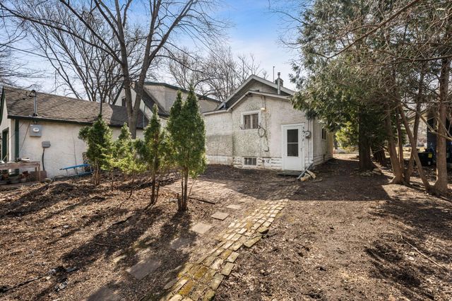 3518 E Minnehaha Parkway, Minneapolis, MN 55406