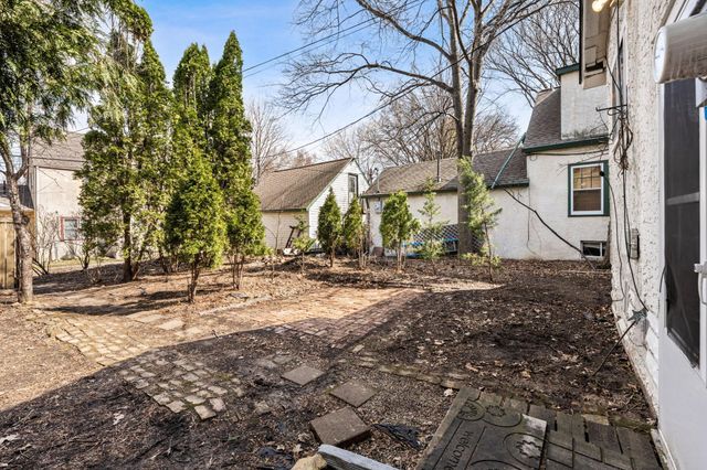 3518 E Minnehaha Parkway, Minneapolis, MN 55406