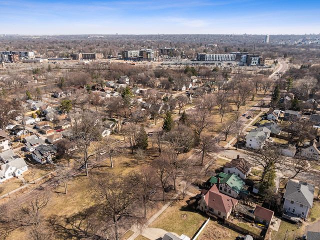 3518 E Minnehaha Parkway, Minneapolis, MN 55406