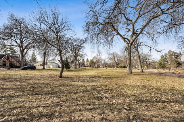 3518 E Minnehaha Parkway, Minneapolis, MN 55406