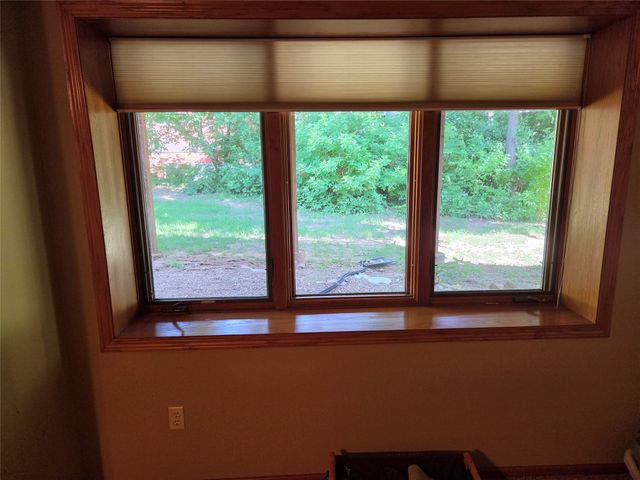 8125 Rocklyn Drive, Urbandale, IA 50322