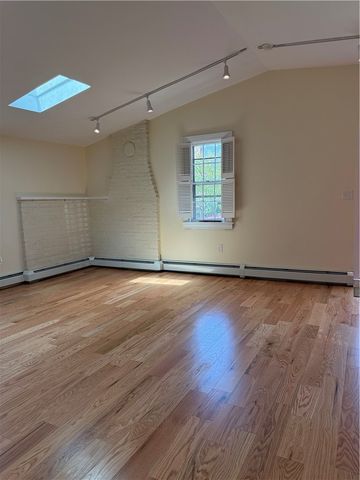 2 Burrs Lane, Providence, RI 02904